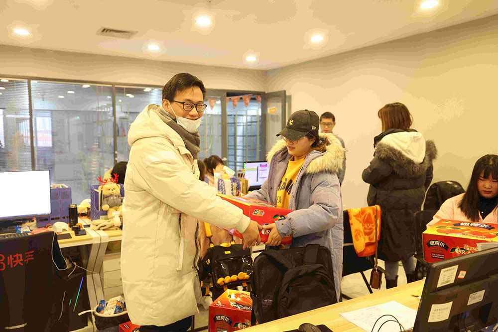 1611025965870058.jpg 送桔子.jpg